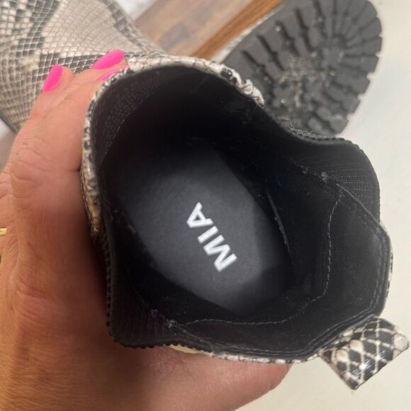 MIA Faux Snakeskin Ankle Boots Shoes Size 7.5 - Picture 9 of 9